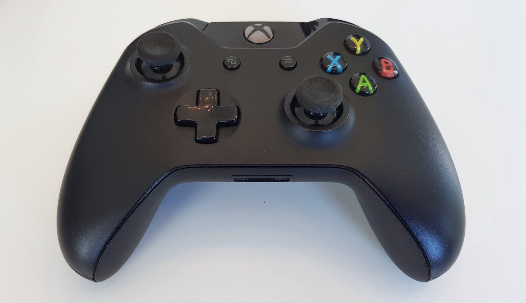 Microsoft Console: Microsoft Xbox One X Project Scorpio Edition – Usato da Oberglatt ZH venduto da jawormmx 3