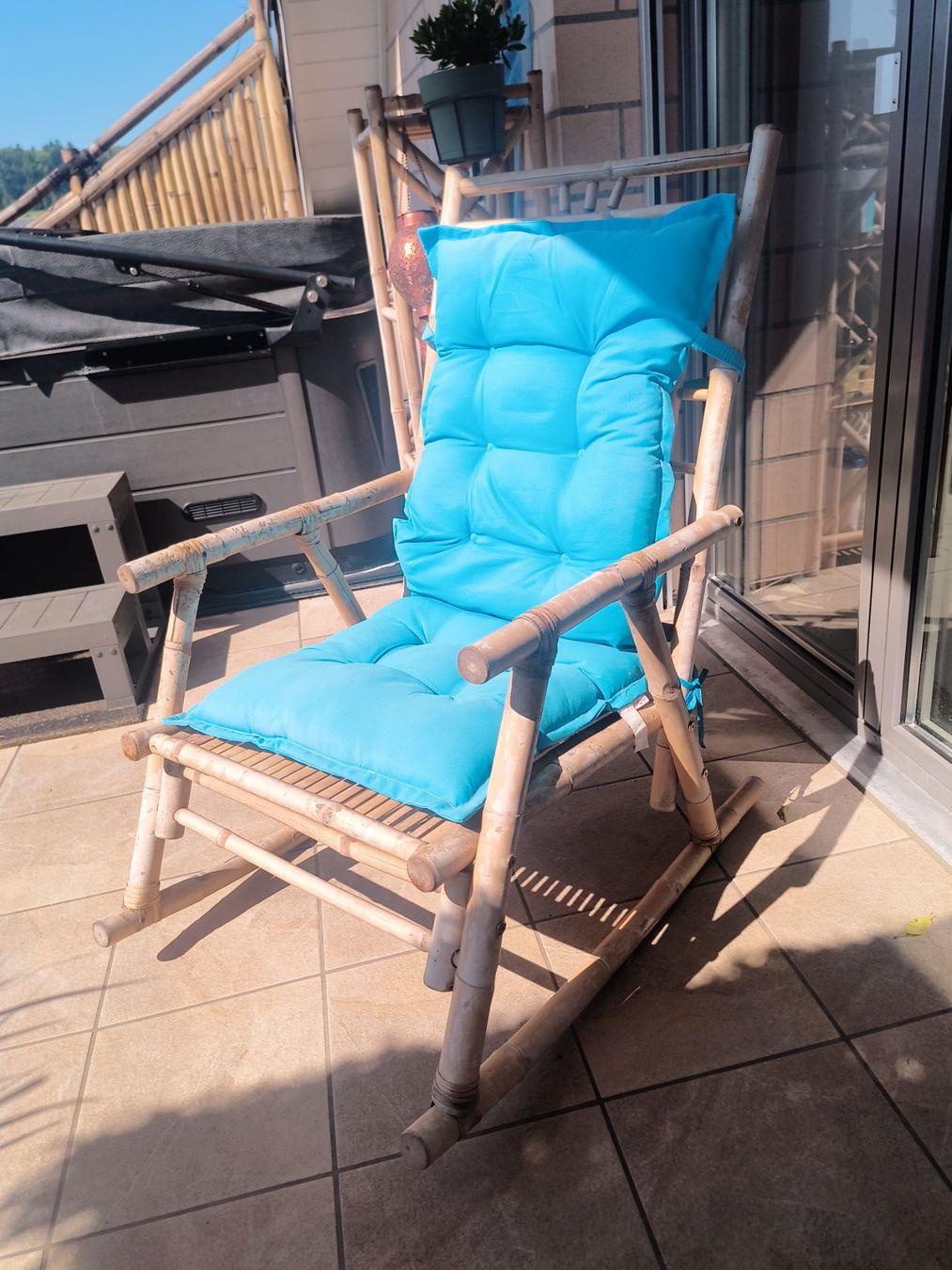 Chaises: Bambus Schaukelstuhl – D'occasion à Niederglatt ZH par wit_rs5w