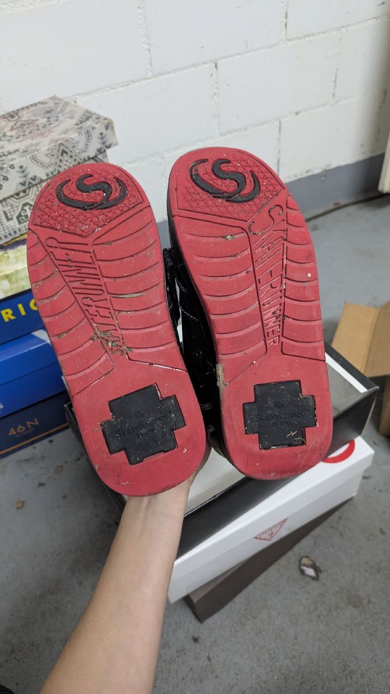 Heelys Scarpe da uomo: HEELYS Schuhe schwarh – Usato da Morgarten venduto da rra_jvw7 2