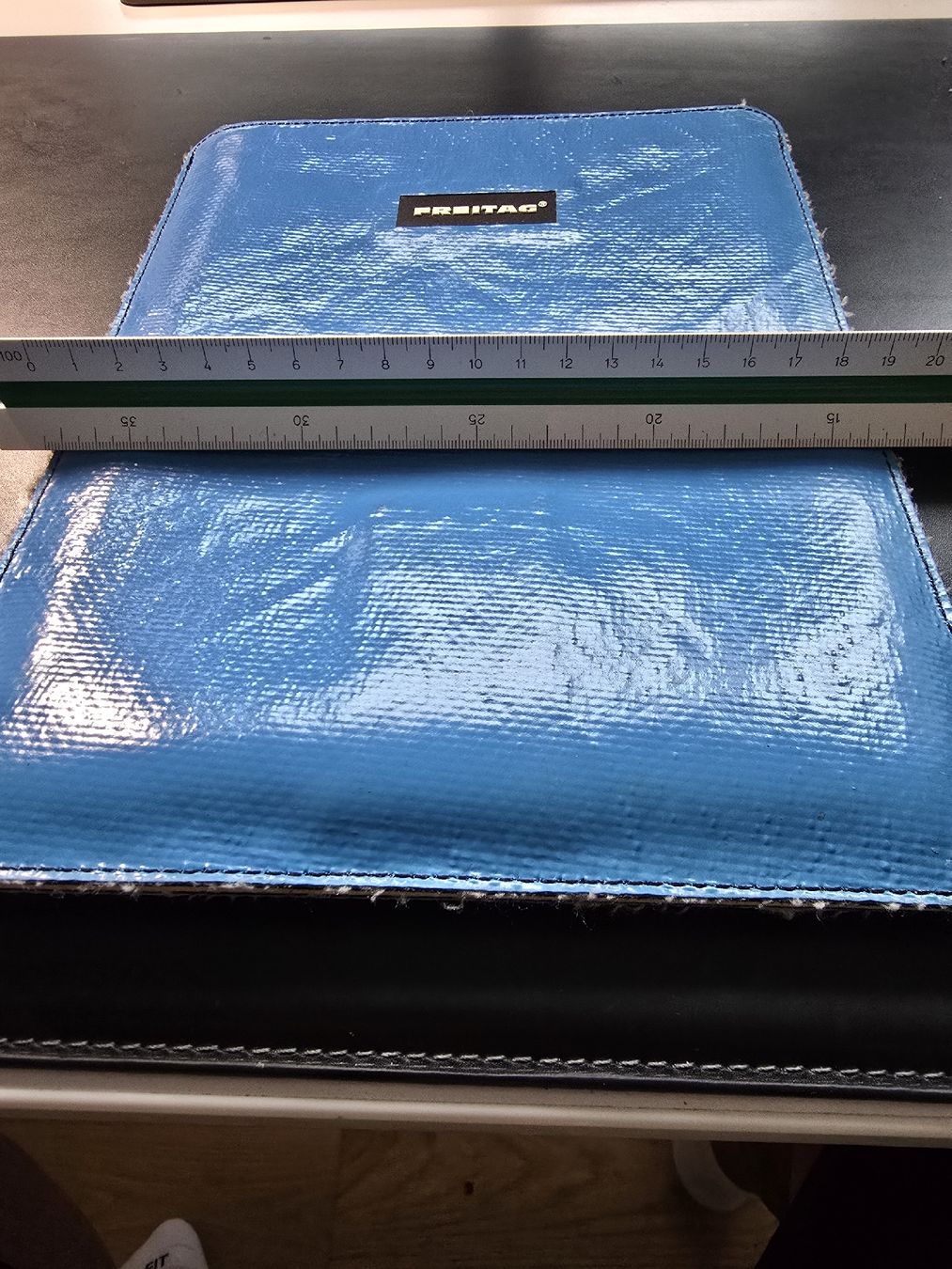 Freitag Covers & Taschen: FREITAG Tablet Sleeve – Gebraucht aus Zürich von Fash1on 3
