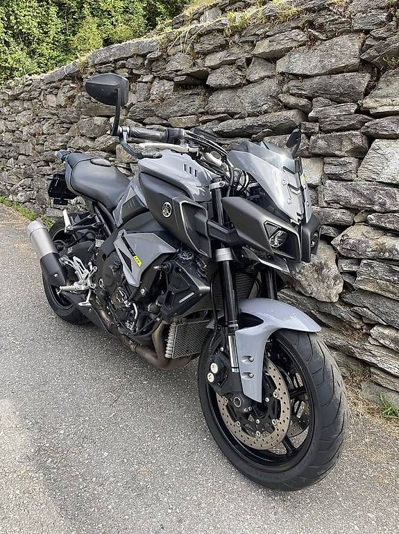 Yamaha Strada: YAMAHA MT-10 – Usato da Auressio venduto da Naddy_95 2