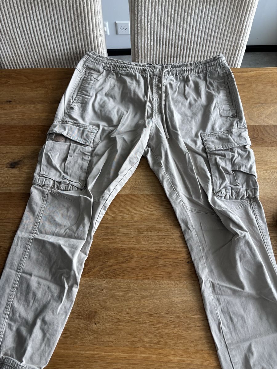 Hosen: Pantalons homme  – Gebraucht aus Pont-de-la-Morge von Julian.Tgr 3