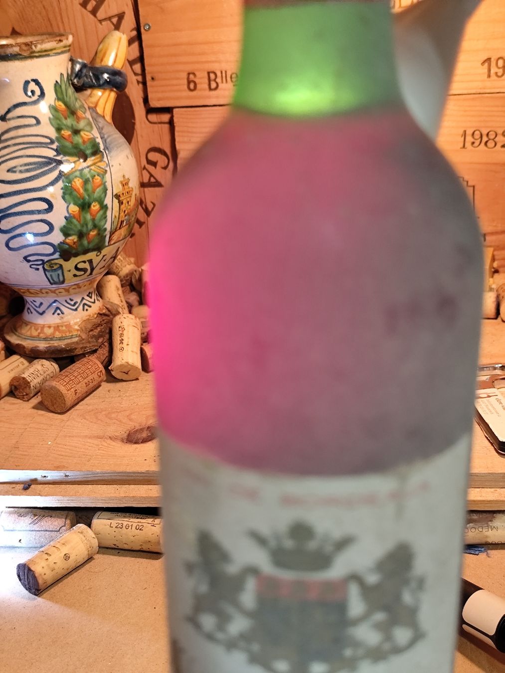 Vino: 1974 Saint Emilion Château Lassègue – Nuovo e nell'imballaggio originale da Büsserach venduto da Vintage-vins 1