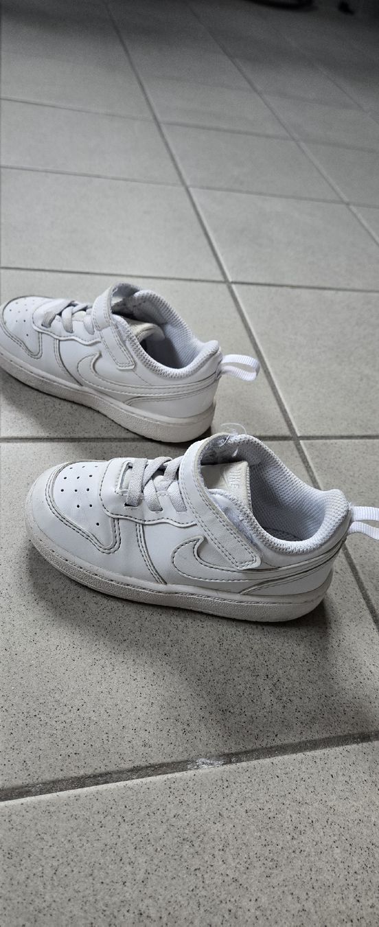 Nike Scarpe per ragazzi: Nike Kinderschuhe, Gr. 25, Weiss. – Usato da Wollerau venduto da Didi.ada