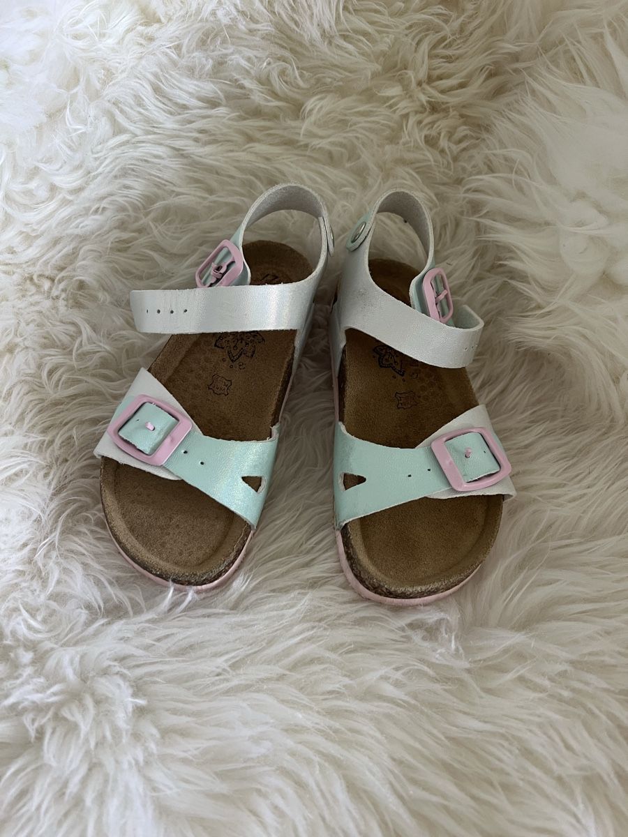 Primigi Scarpe per ragazze: Primigi Sandalen Grösse 27 – Usato da Inwil venduto da Karenstone