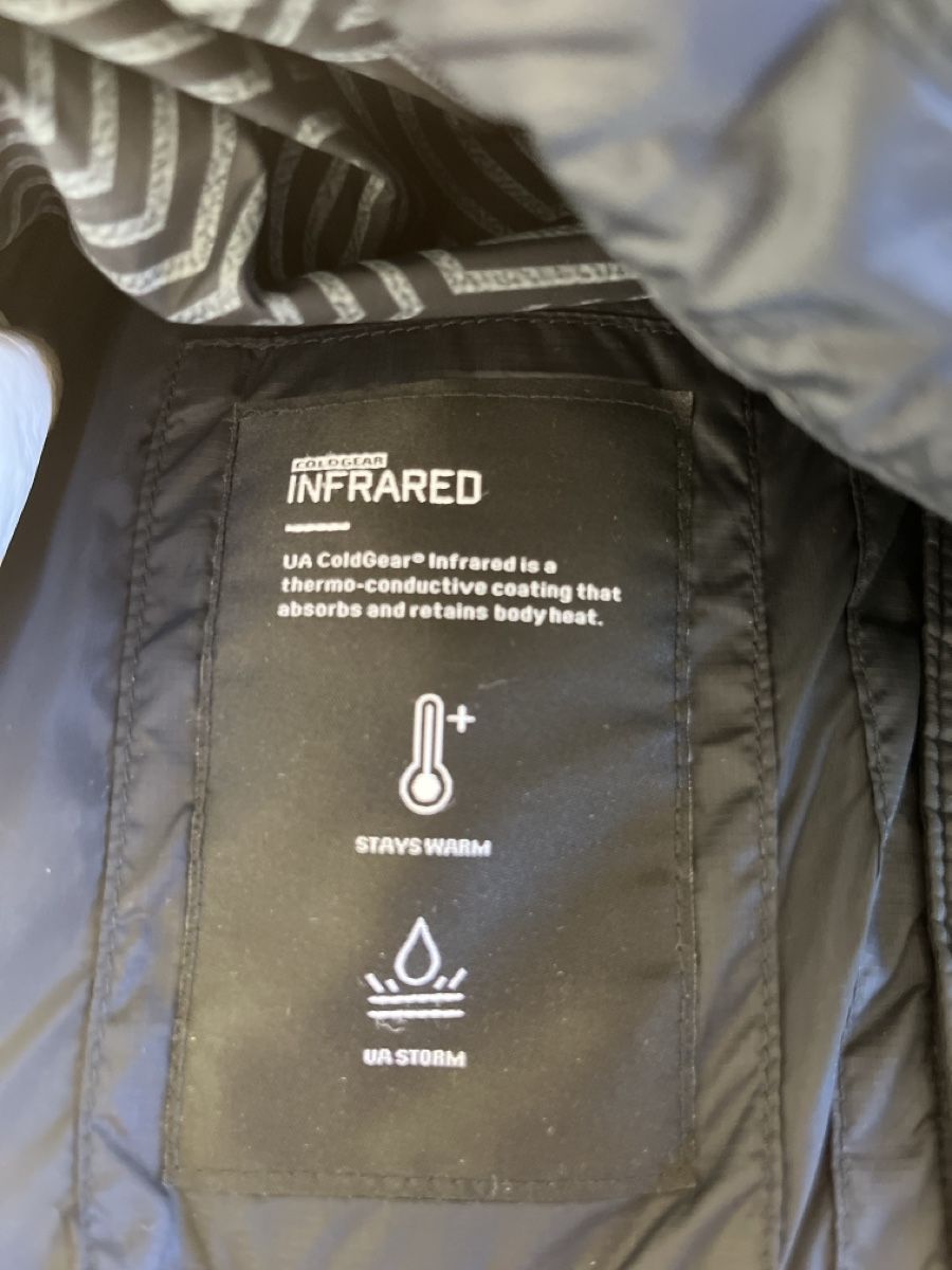 Under Armour Giacche: Under Armour Damen Jacke XS – Nuovo (secondo la descrizione) da Davos Platz venduto da Infinity795 7