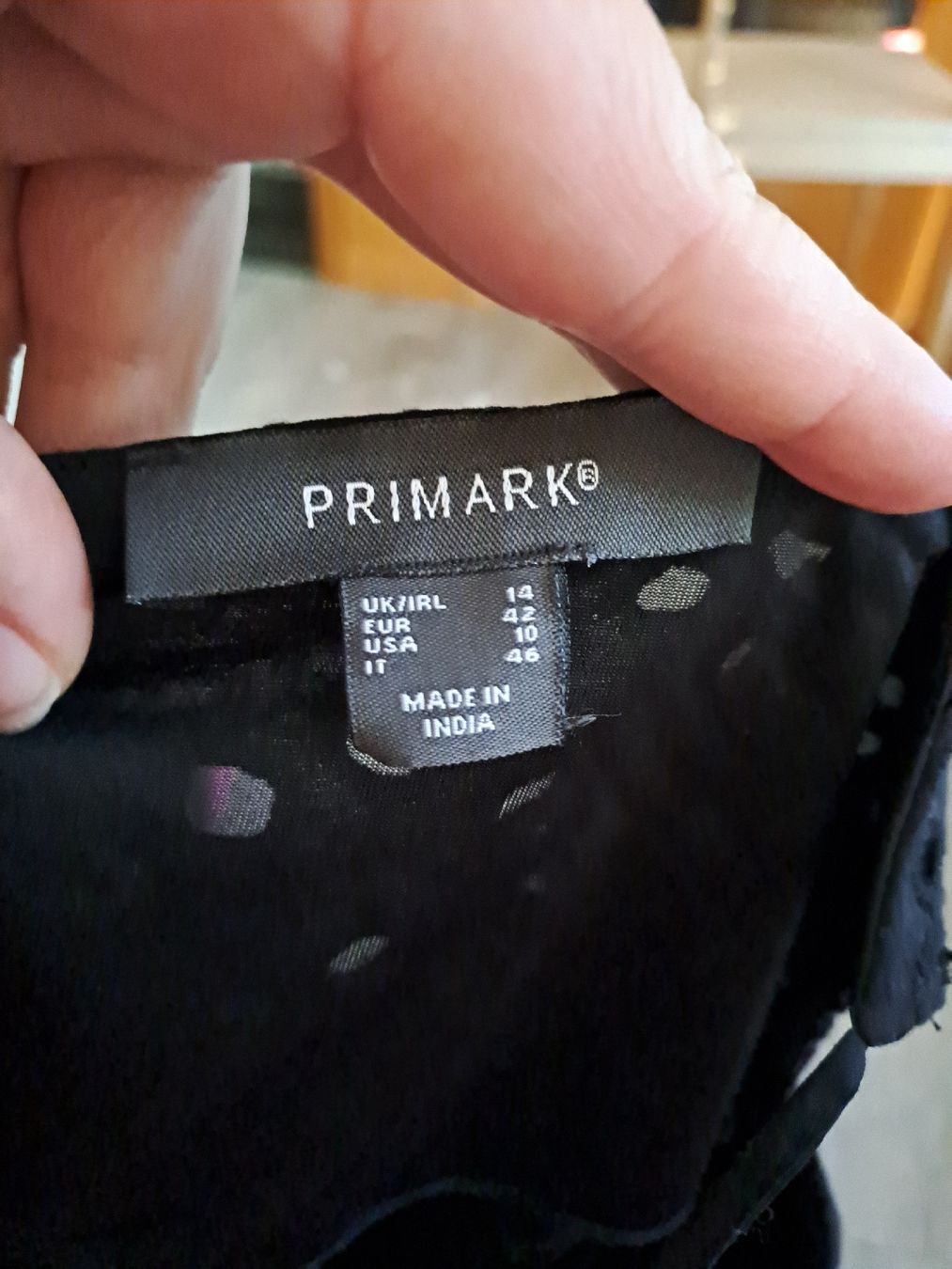 Top: Schwarz Top mit Stickerei Gr. 42 – Usato da Rickenbach LU venduto da bishiida 3