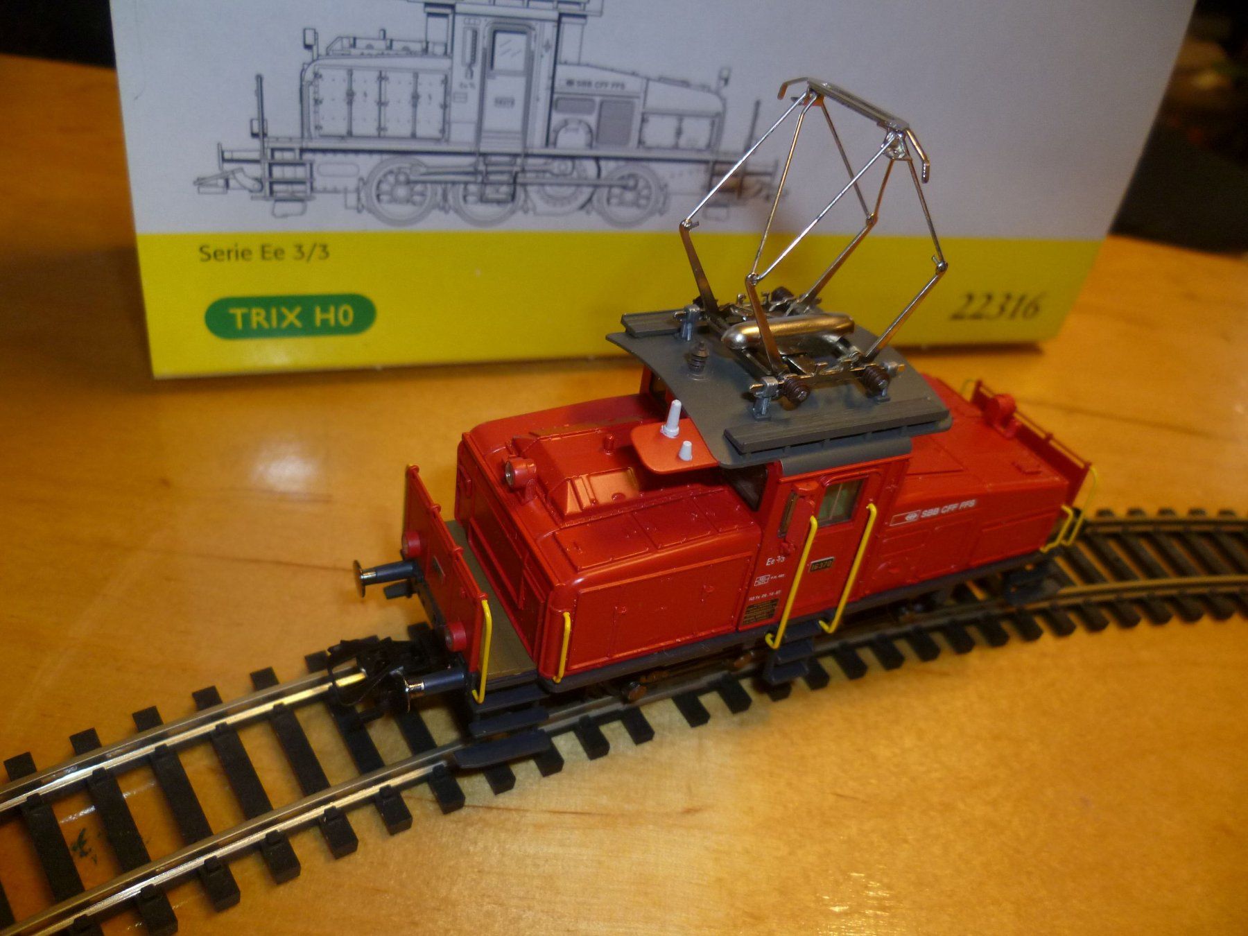 SBB/CFF/FFS Modelleisenbahnen: SBB Ee3/3 H0 DC – Neu und originalverpackt aus Rickenbach BL von umro11 2