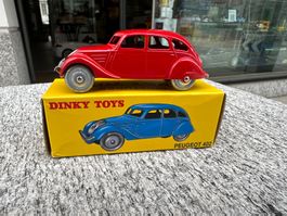 Dinky Toys 24k Peugeot 402 replica‪‪