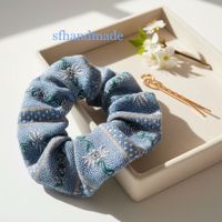 *Edelweiss Breeze* Scrunchie - sfhandmade
