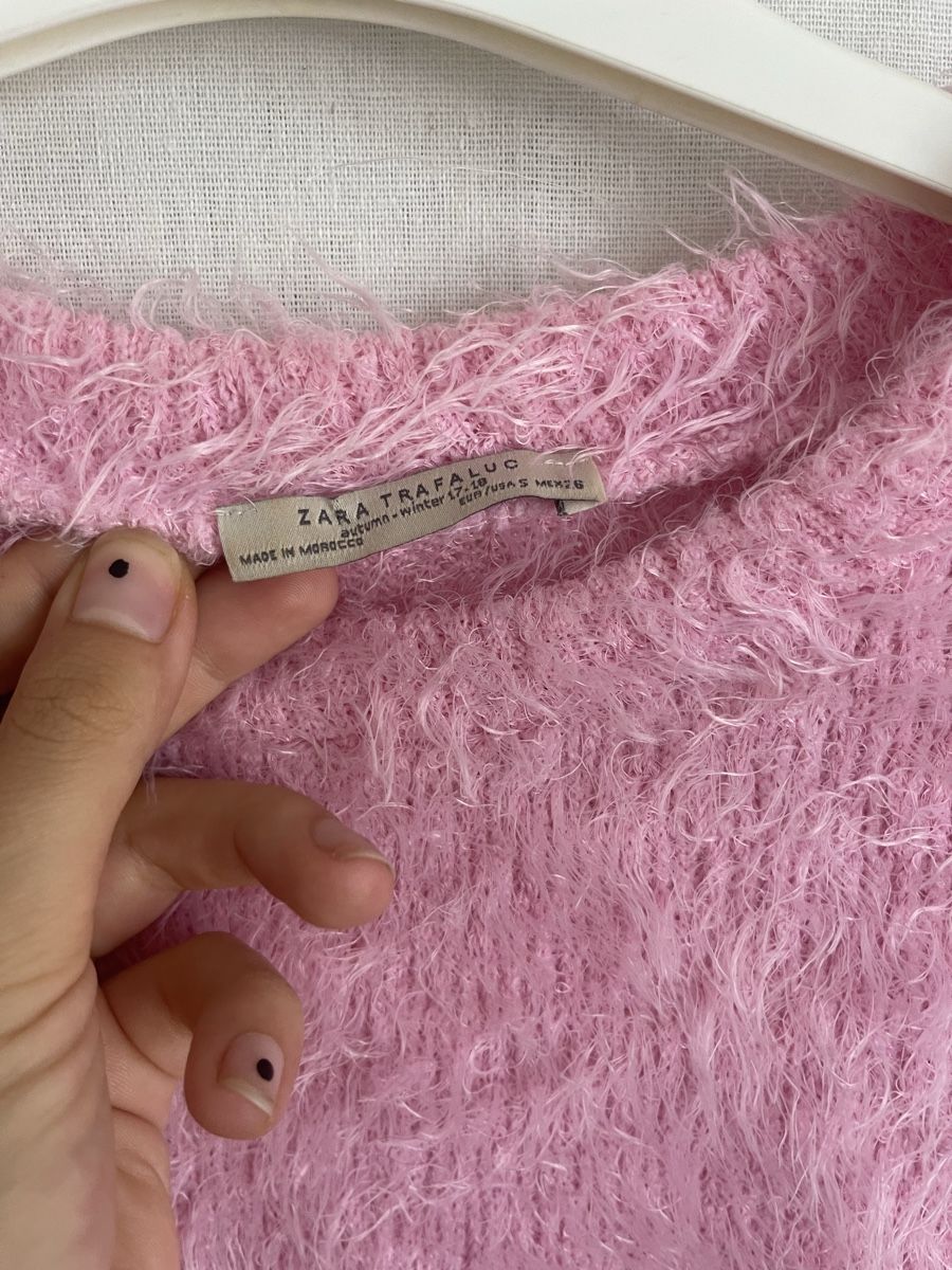 Zara T-shirt: Fuzzy pink T-shirt – Usato da Fribourg venduto da nel_6tdw 1