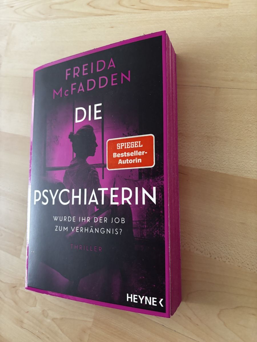 Bücher: Die Psychiaterin Freida McFadden Thriller – Gebraucht aus Holzhäusern ZG von Tamaru