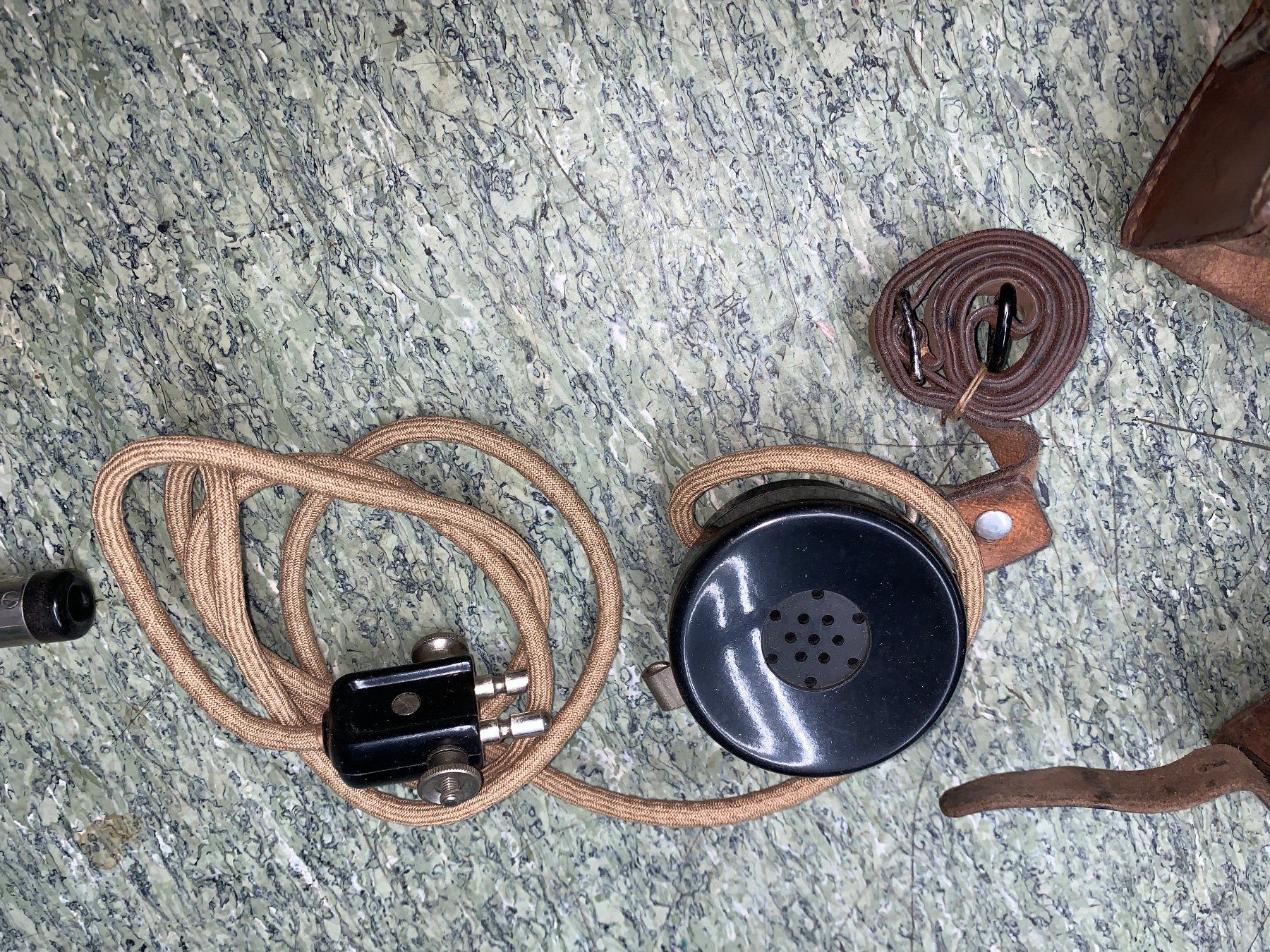 Telefoni: Armee Feldtelefon Zweithörer mit Pfeife  FTf – Usato da Rickenbach SZ venduto da Frickler