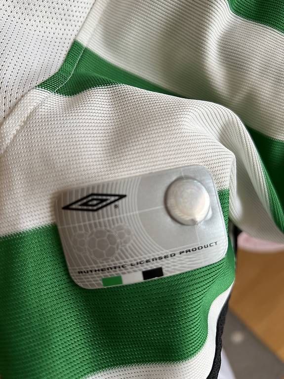 Umbro Leibchen & Hosen: Celtic Vintage Trikot 2001/2002 L – Gebraucht aus Thalwil von Jarondy 3