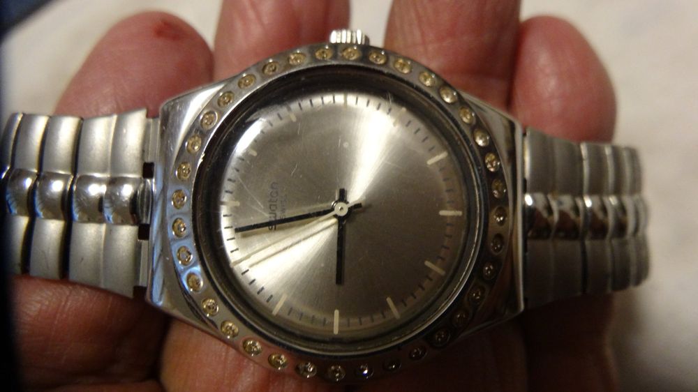 Swatch Montres: S-WATCH HERREN UHR,QUARTZ.SWISS MADE.VIEL STEINS.LÄÜFT – D'occasion à zürich par ahmad01 5