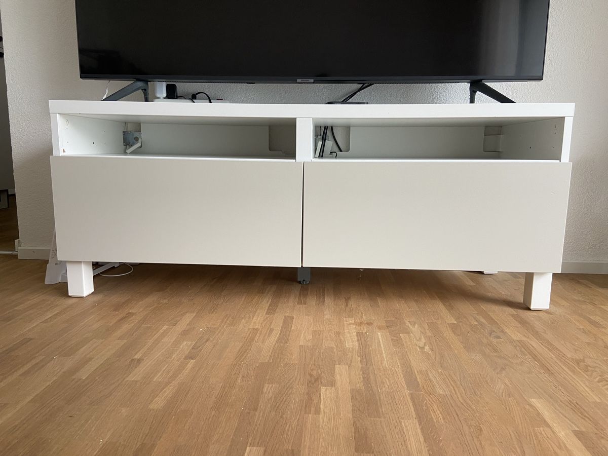 Ikea Mobili TV: Ikea TV-Möbel – Usato da Liebefeld venduto da ale_8m77