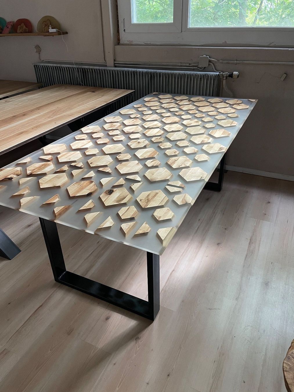 Tables: Esstisch Epoxy – Neuf avec emballage d'origine à Bellach par Eymi05