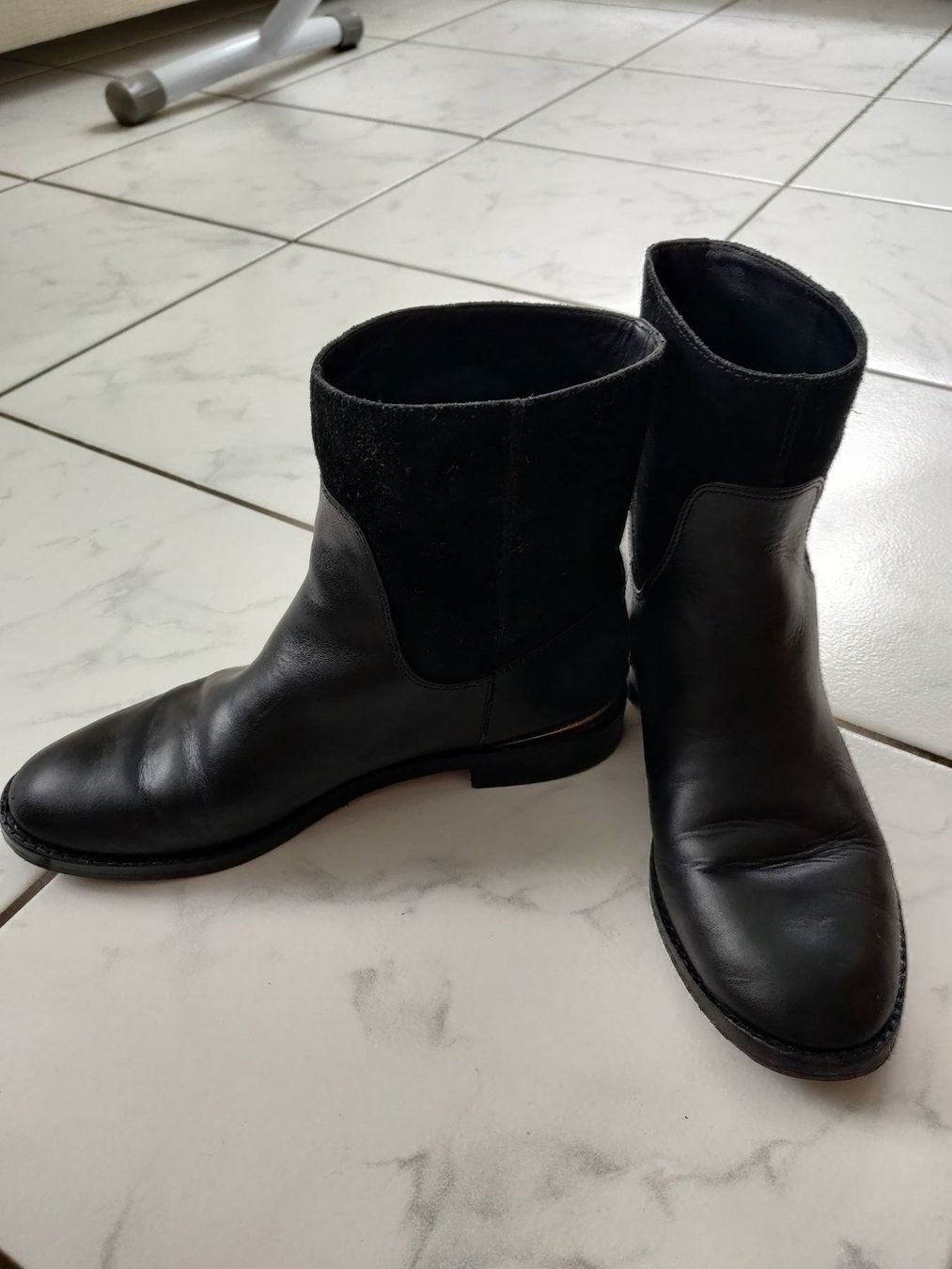 Damenschuhe: Damen &Other Stories Stiefel – Gebraucht aus Schwyz von Francesca54 1