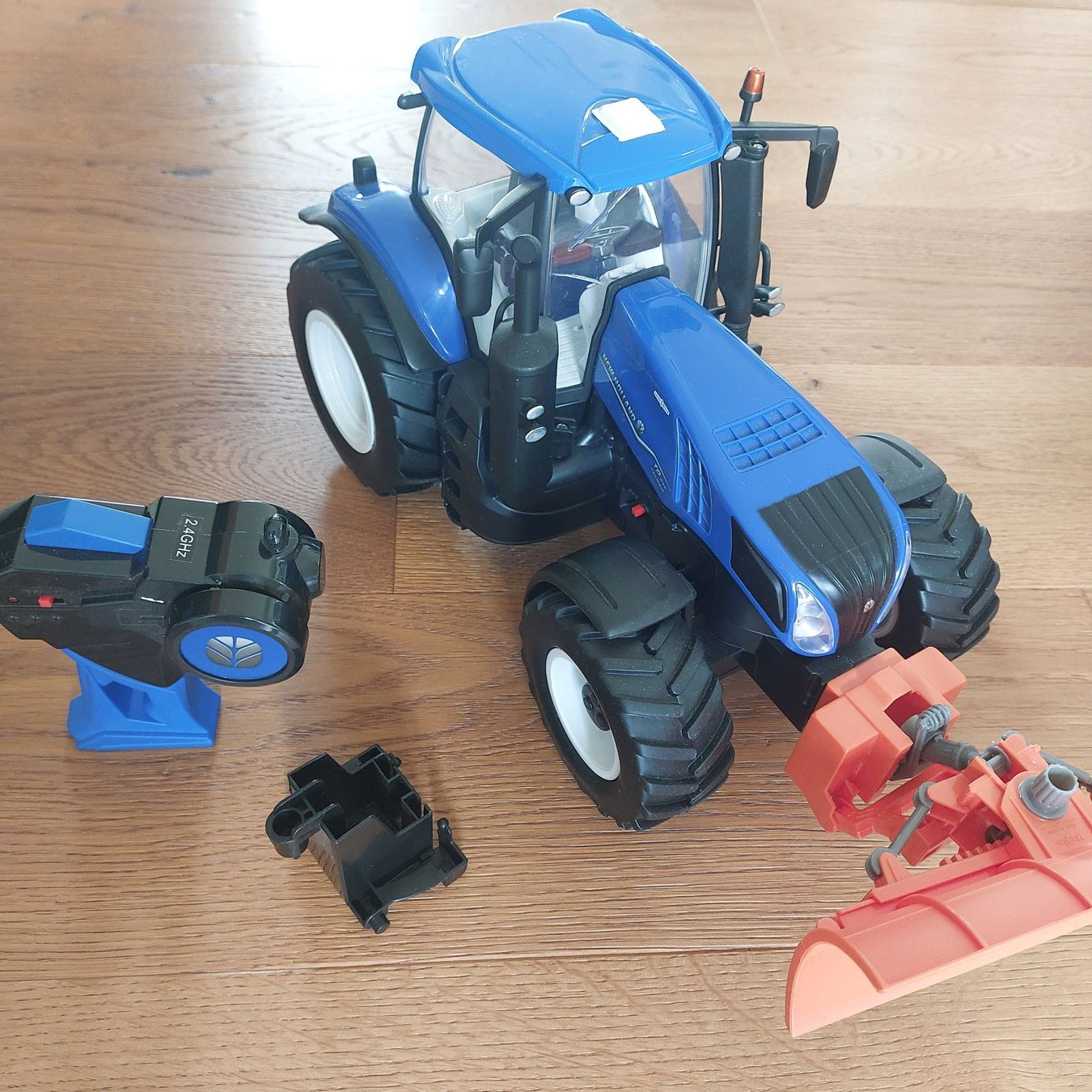 Spielzeuge: Ferngesteuerter Traktor New Holland – Neu (gemäss Beschreibung) aus Näfels von son_nb5b 2