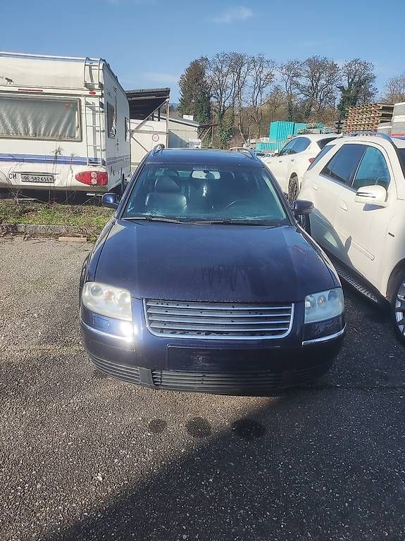 VW Automobili: VW Passat Variant 2.4 benzina – Usato da Biel/Bienne venduto da varon10 1