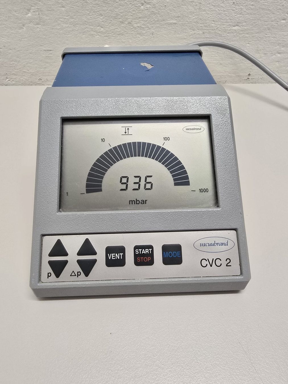 Sistema di controllo: vacuubrand CVC 2 vacuumcontroller – Usato da Niederdorf venduto da LeptonAG_Labor 1