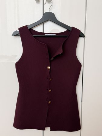 Zara burgundy button-down vest, size S - stylish look!