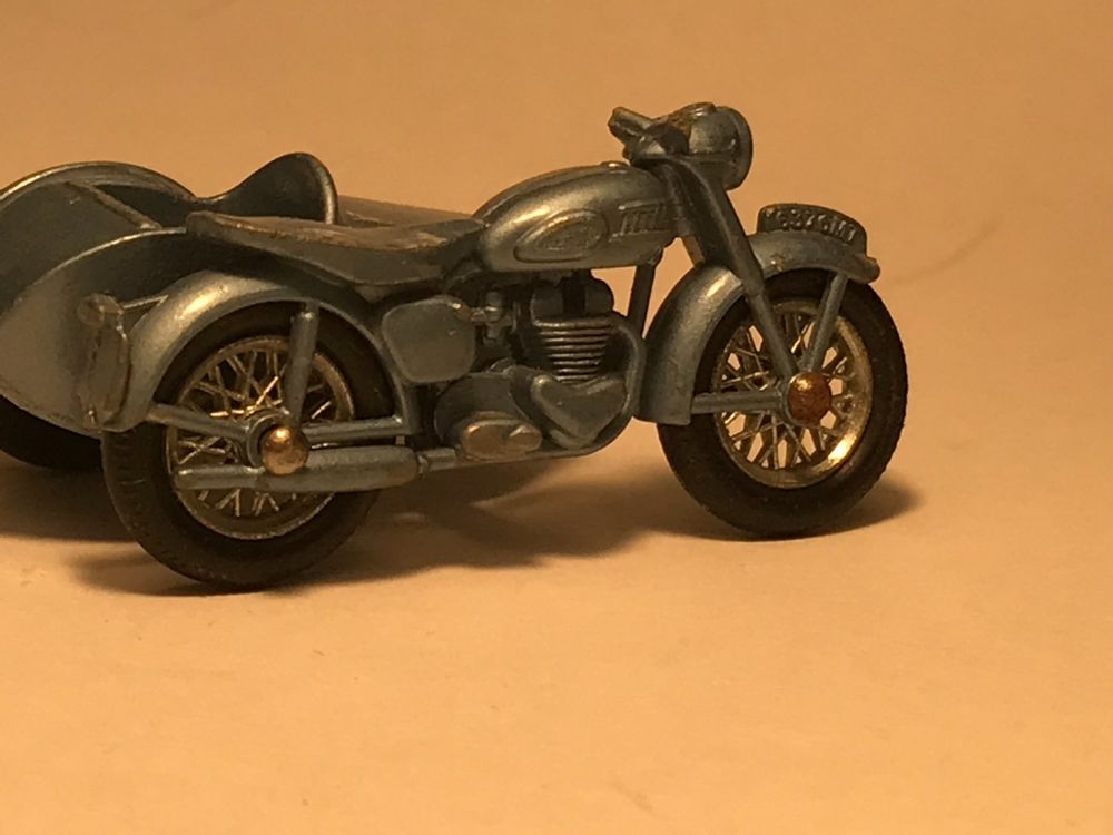 Miniature Lesney N°4 - Moto Side-car Triumph T110 - Métal Bleu - Ancienne - 5,5 Cm