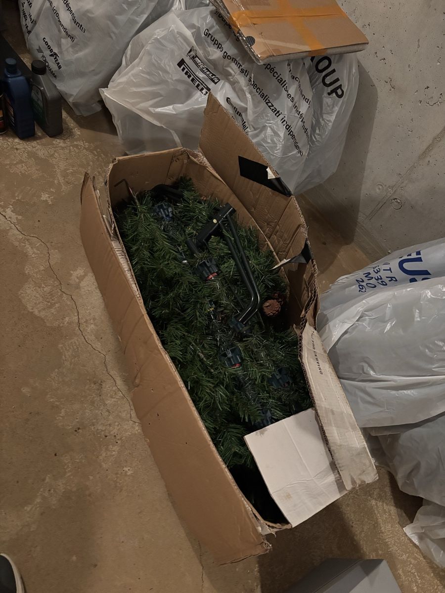 Tutte le decorazioni: Albero di Natale alto – Usato da Alle venduto da tom_w8m7 1