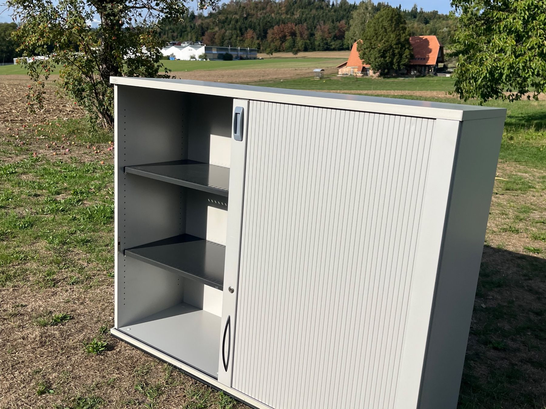 Schränke: Büromöbel mit Rolltüre – Gebraucht aus Allmendingen b. BE von juair 6