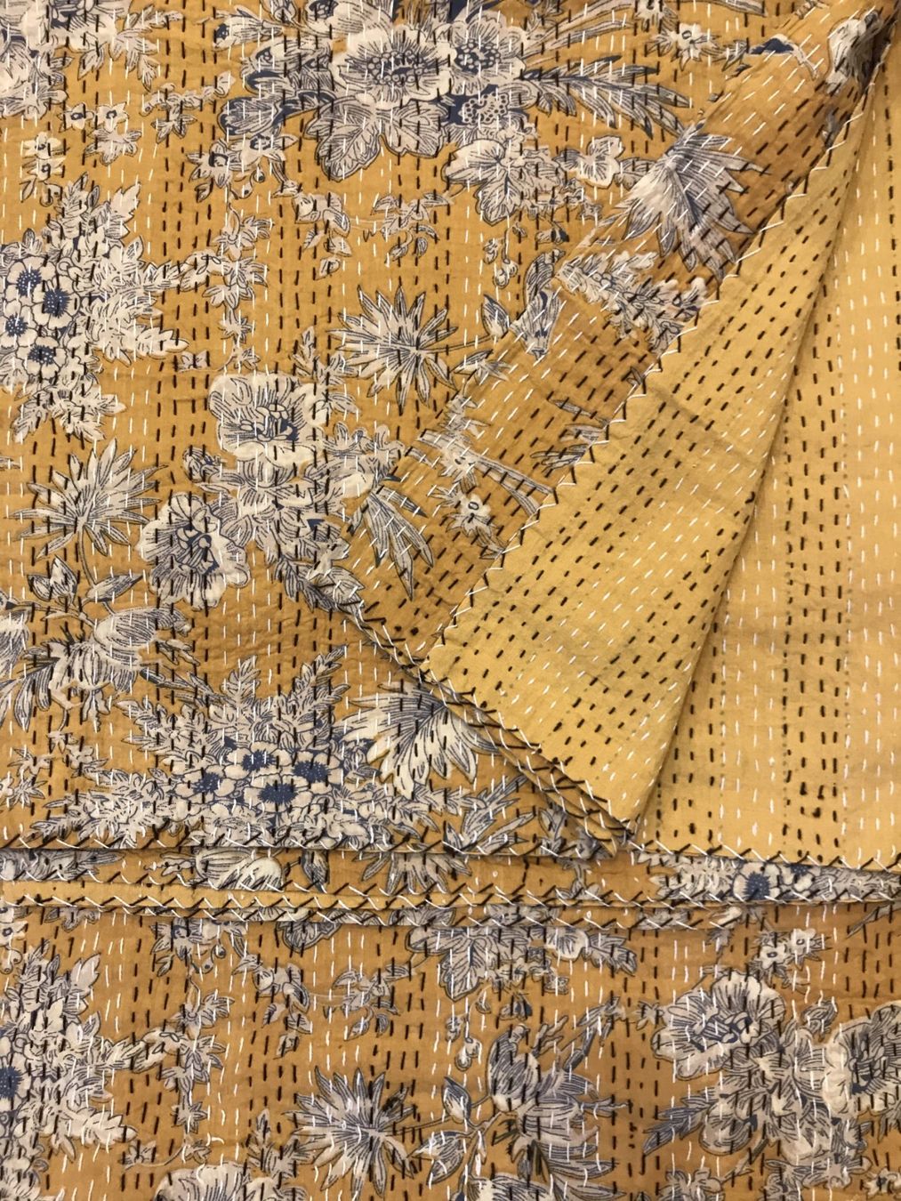 Betten: Indian Cotton Kantha Quilt Queen Bed Bedspread – Neu und originalverpackt aus Chiasso von Pat_chuli