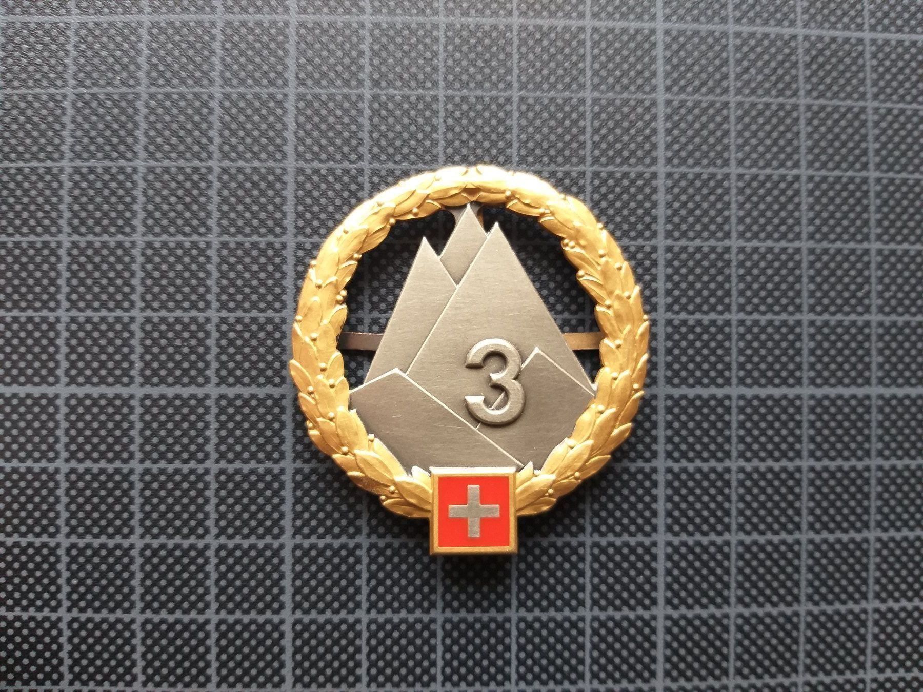 Placchette & Badge: Béretemblem Gebirgsarmeekorps 3 Off – Nuovo (secondo la descrizione) da Bauma venduto da SwissMilitaria