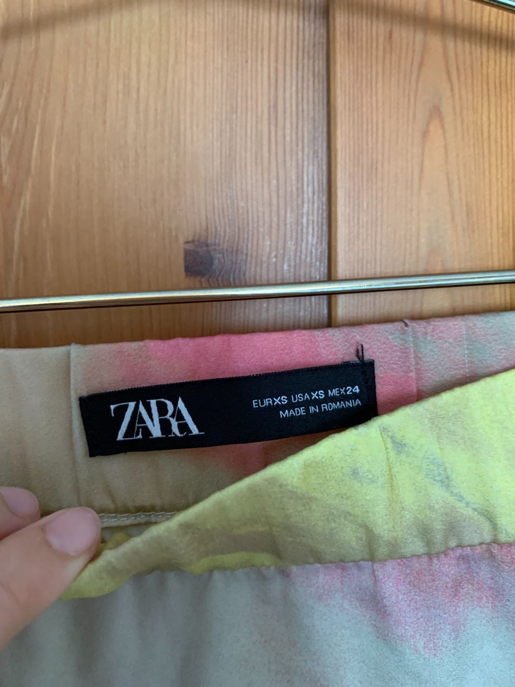 Zara Jupes: Rock ZARA gemustert XS – D'occasion à Hochfelden par mmww.97 2