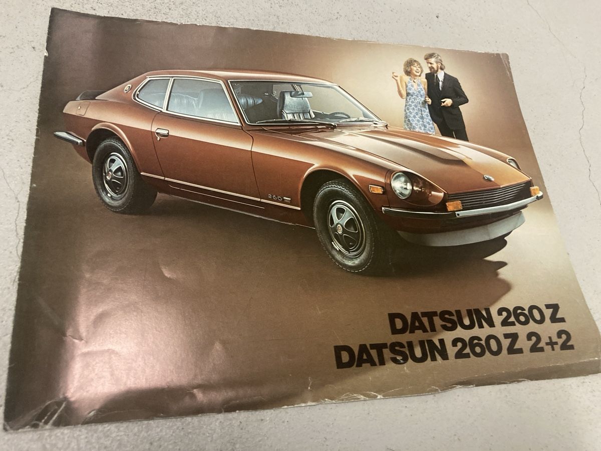 Datsun Documenti: Datsun 260Z Prospekt – Usato da Winterthur venduto da Tongsaibay