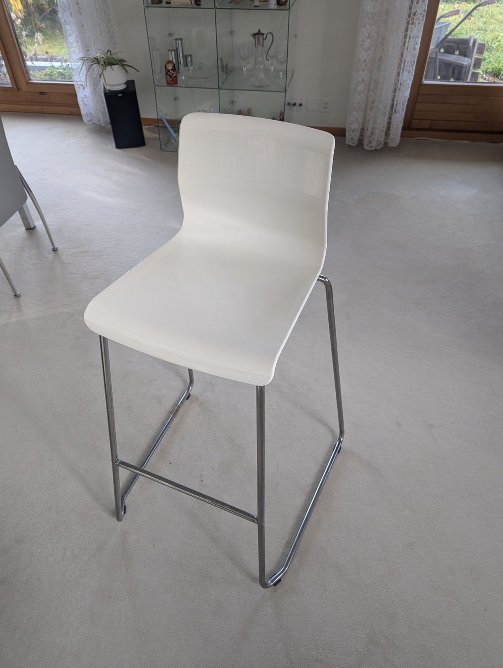 Ikea Hocker: IKEA GLENN Barhocker weiss/verchromt 77cm – Gebraucht aus Thalwil von headnode 1