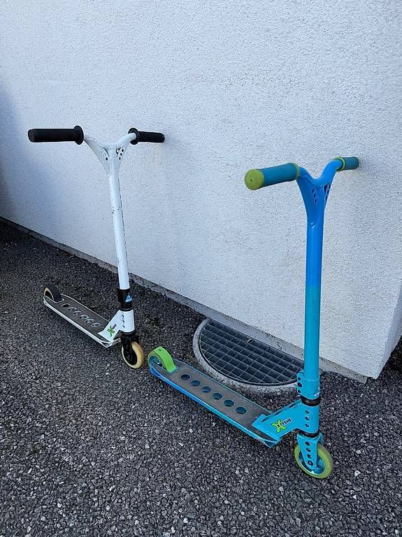 Kickboard: Stuntscooter Micro, blau oder weiss – Gebraucht aus Widnau von Daniel81 1