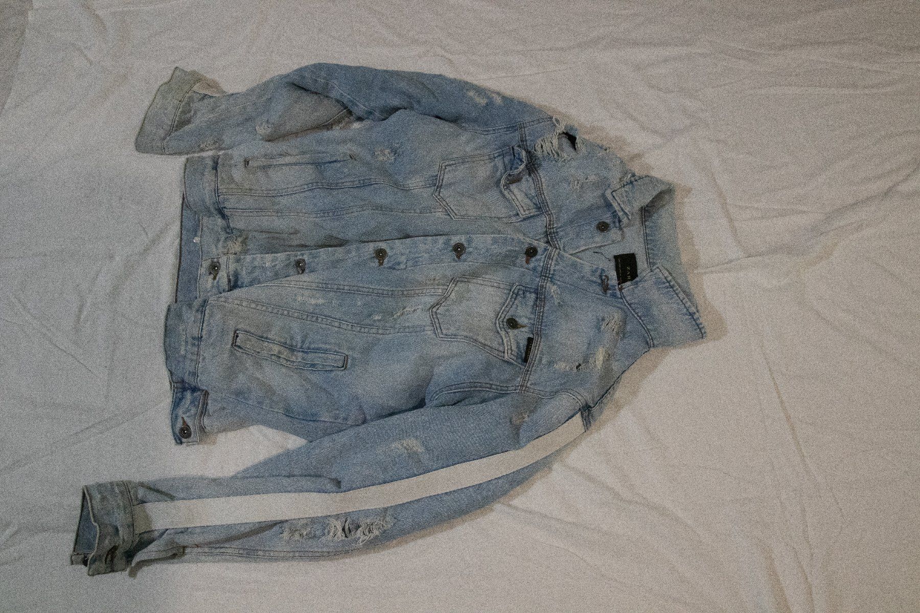 Zara Giacche: Jeansjacke Zara Grösse M – Usato da Buchrain venduto da Lumonitore