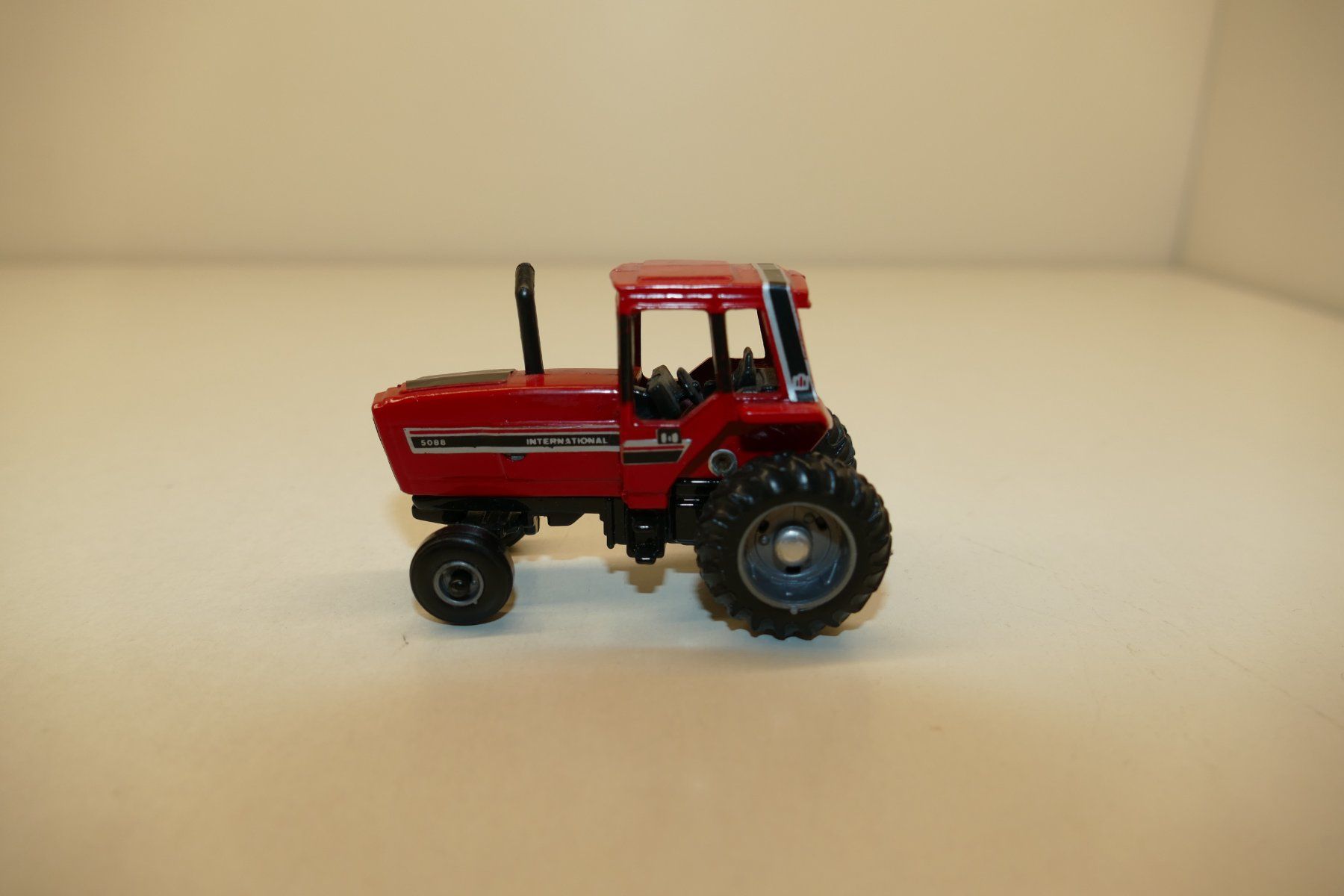 Kit di modellismo & Modellini statici: Metallmodel: International 5088 Traktor – Nuovo (secondo la descrizione) da Niederhasli venduto da rail-duerst 1