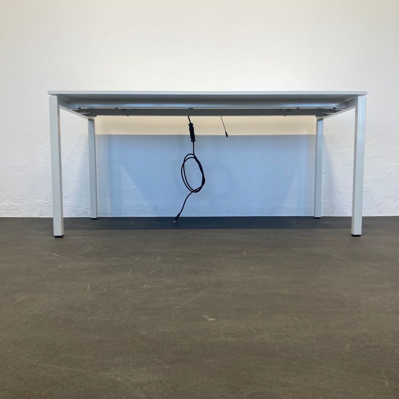 Lista Scrivanie: Lista Office LO Motion Sitzungstisch 1600x800 mm - – Usato da Schönenwerd venduto da mcofficeshop 3