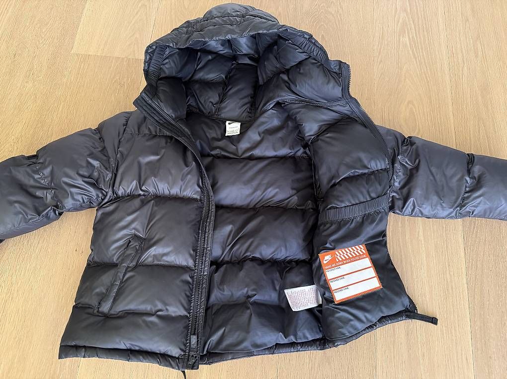 Giacche & Cappotti: Nike Kinder-Daunen Winterjacke – Usato da Merlischachen venduto da Jamie-Tristan 2