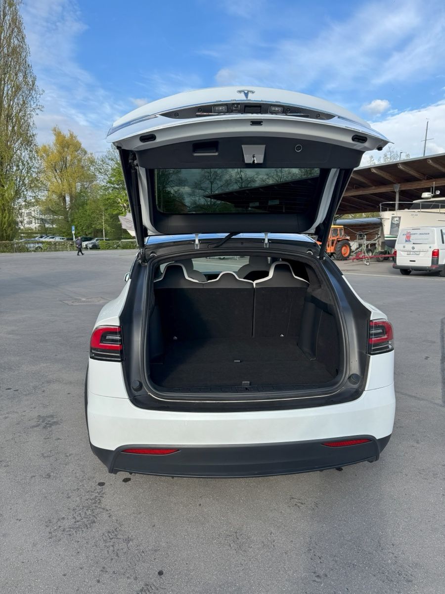 Tesla Automobili: Tesla Model Long Range Raven, 10/2020, 5-Sitzer – Usato da Zug venduto da flo_fb9f 6