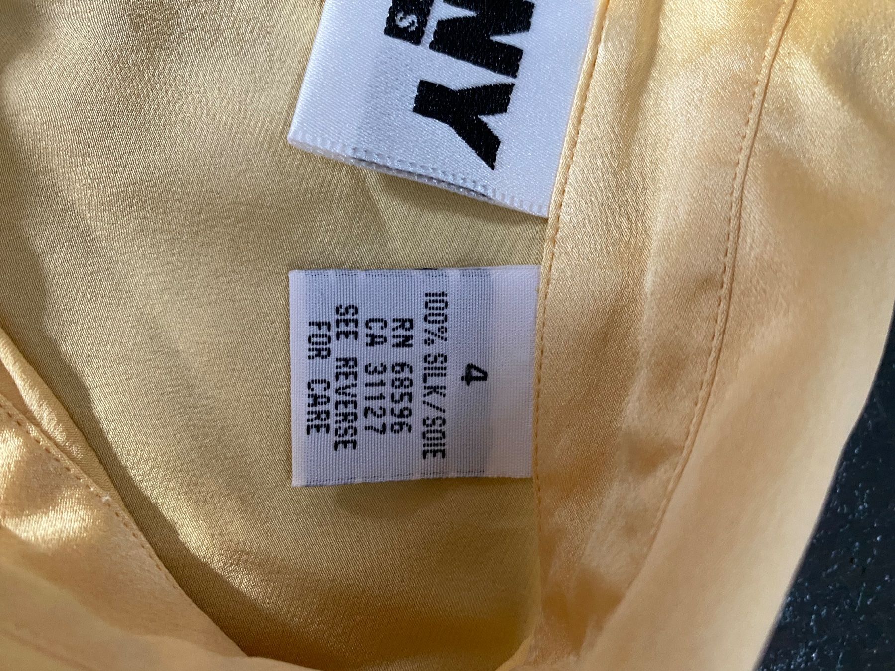Camicette: Retroseidenbluse DKNY – Usato da Chur venduto da simhofstr 5