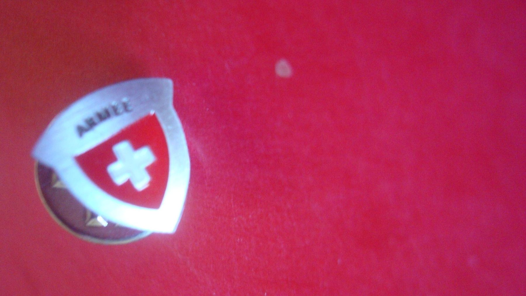 Armée suisse Plaquettes & Badges: Pin Schweizer Armee – Neuf (Voir description) à Münchenstein par Pesci6