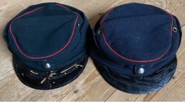 2 alte Uniformmützen der CH Armee