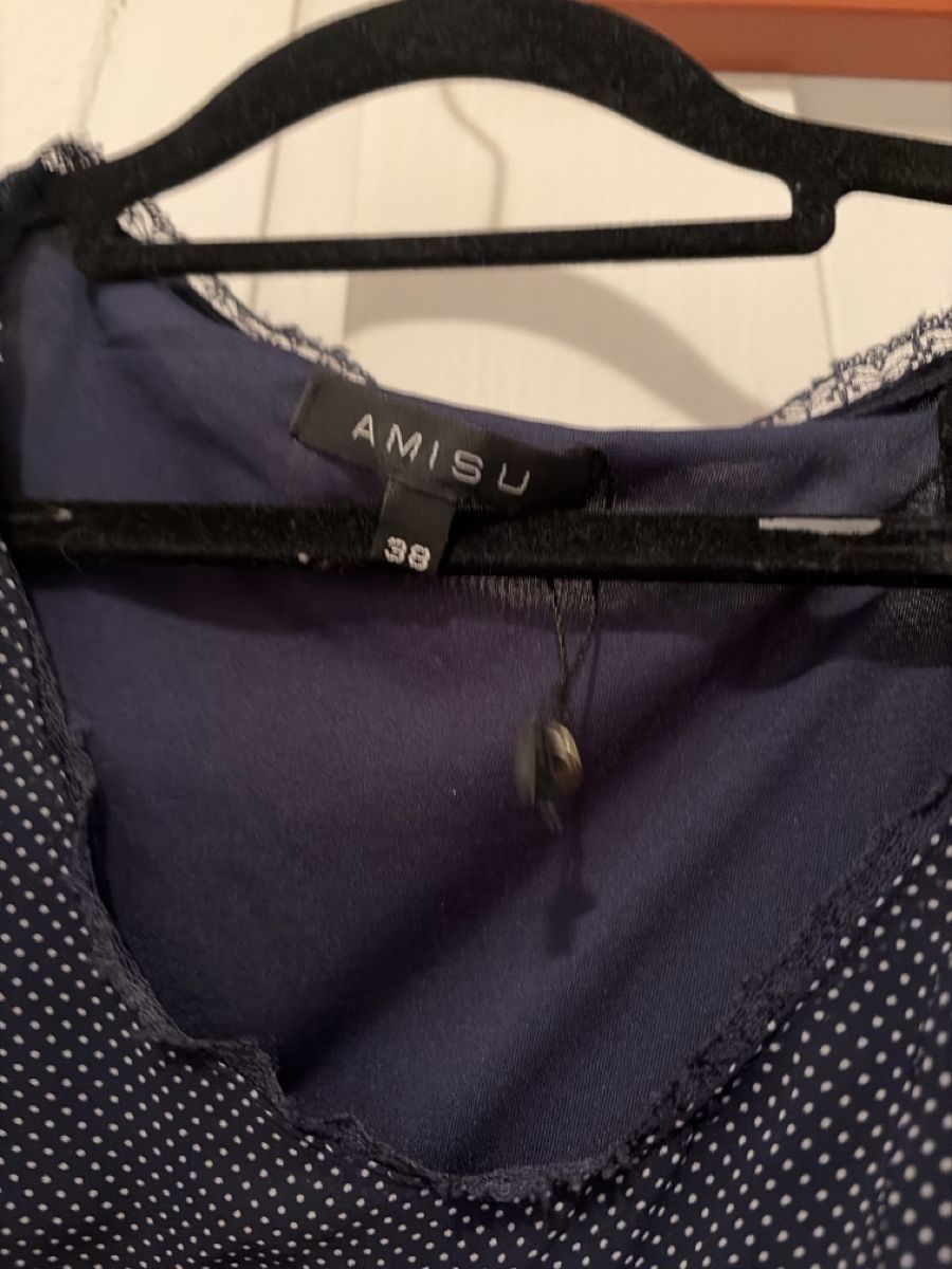 Robes: AMISU Kleid dunkelblau Pünktchen Grösse 38 – D'occasion à Opfershofen TG par dan_nxk8 2