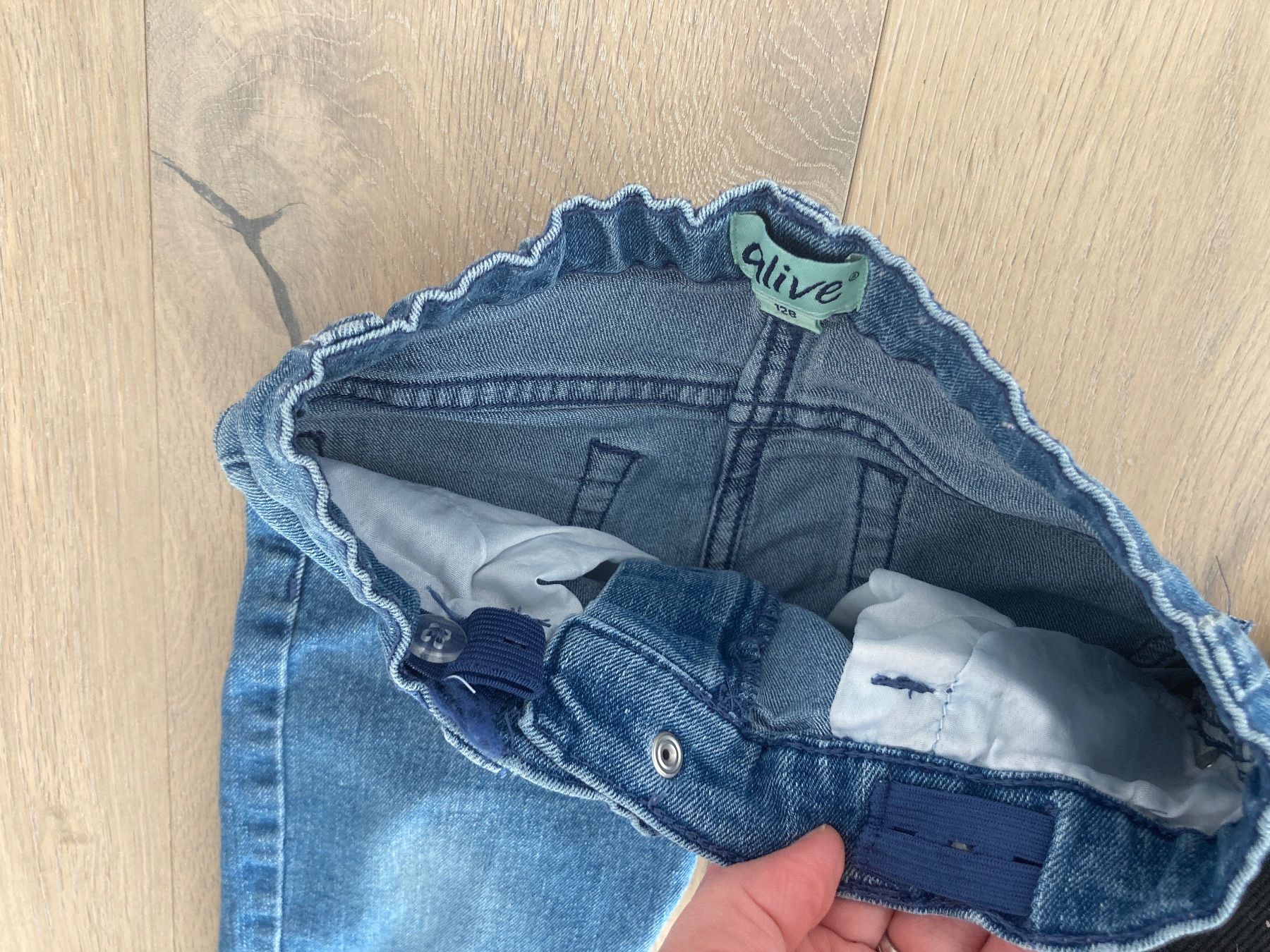 Pantaloni: Mädchen Jeans 3 Stück Gr. 128 – Usato da Eggenwil venduto da Lissi82 3
