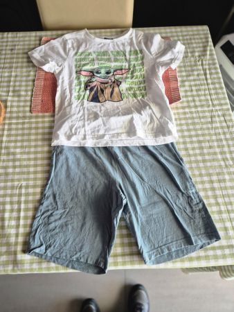 Cooler Sommer-Jungen Pyjama mit Baby Yoda, Strarswars.Gr 140