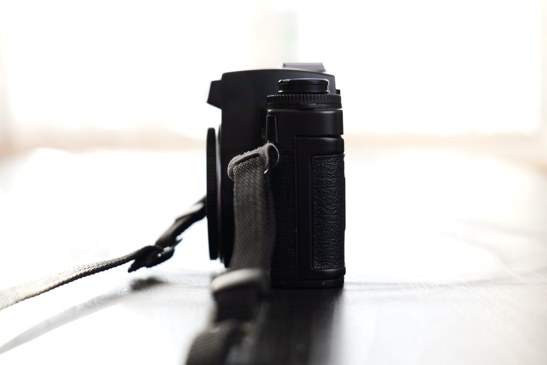 Leica Fotocamera: Leica R4 Kamera – Usato da Tecknau venduto da LevinLaufmann 1