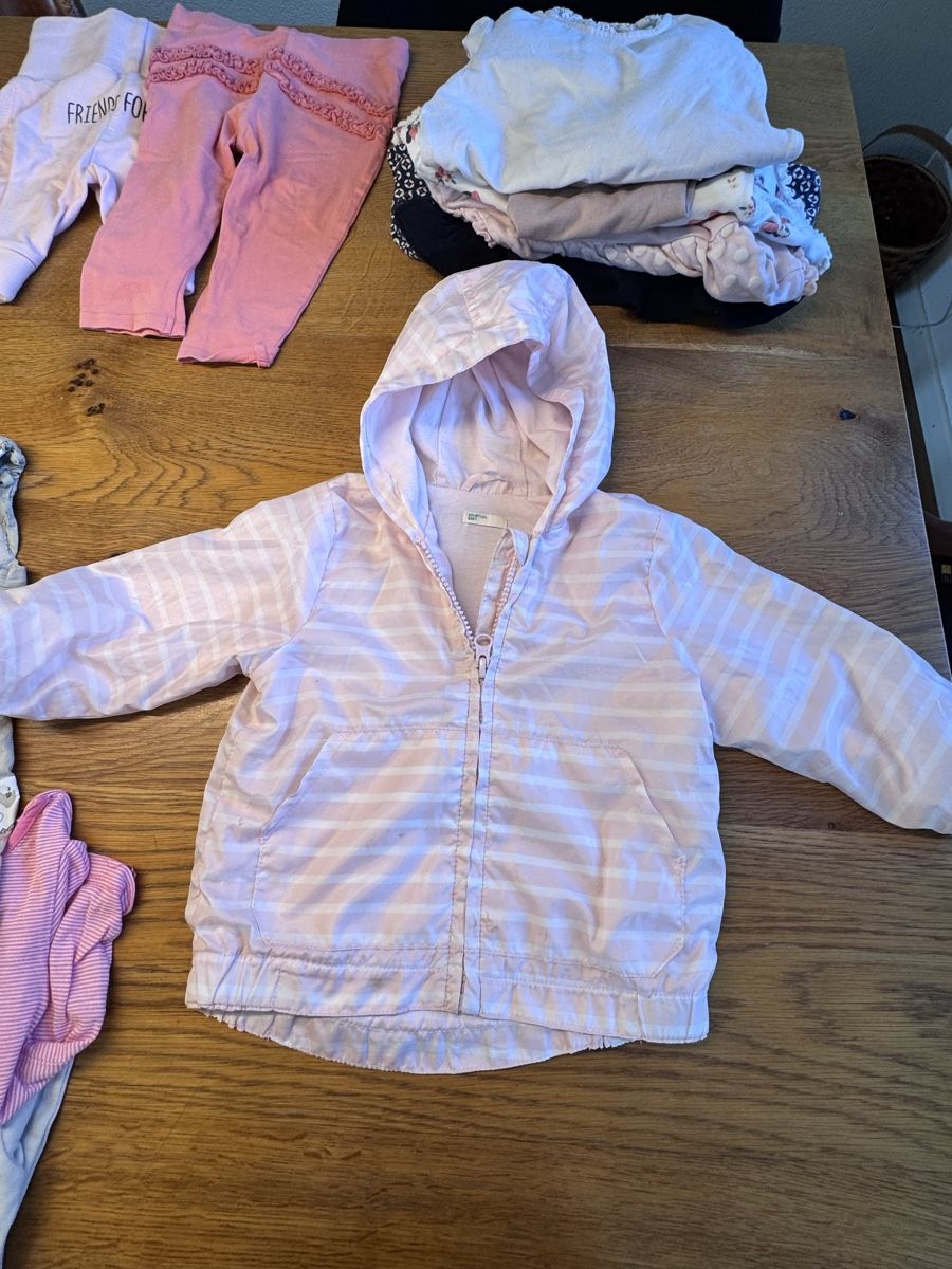 Lotti & Set di vestiti: Mädchenkleiderpaket ca Gr. 80/86 Sommer  – Usato da Niederbüren venduto da Oetschli 2