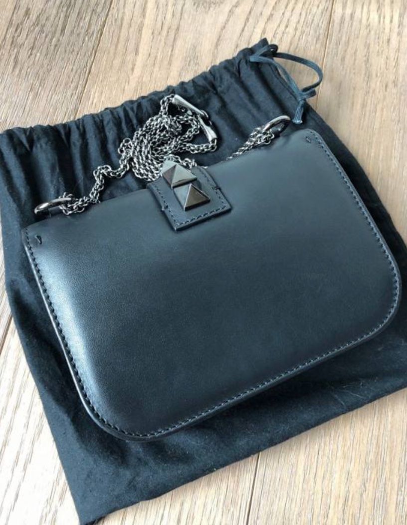 Valentino Taschen für Damen: Valentino Garavani Small Lock Noir – Neu (gemäss Beschreibung) aus Kilchberg ZH von ellie. 1