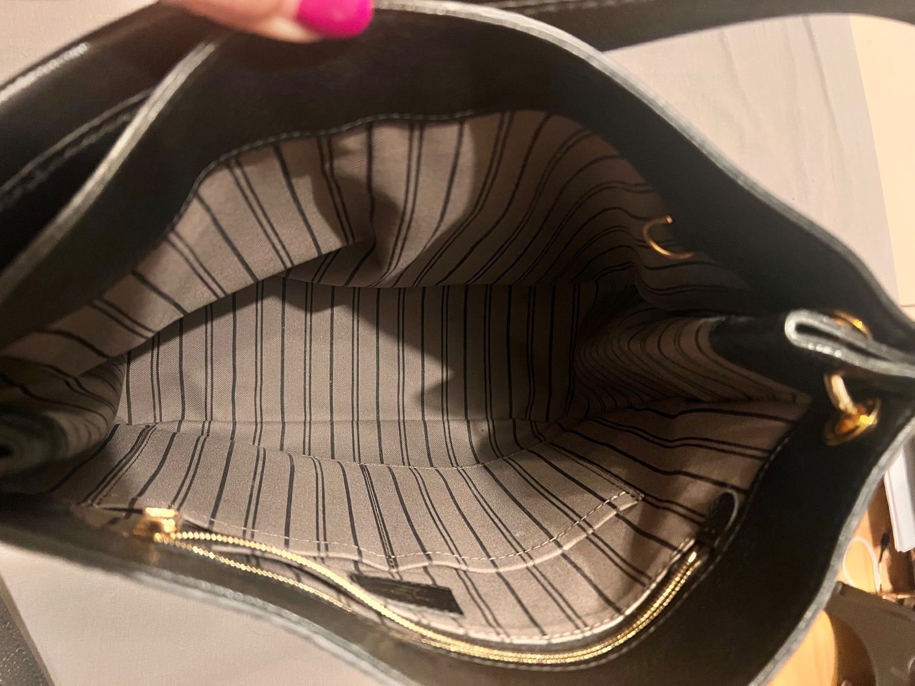 Louis Vuitton Borse da donna: LV Tasche, gebraucht wie neu – Usato da Dietikon venduto da sre_5qh6 5